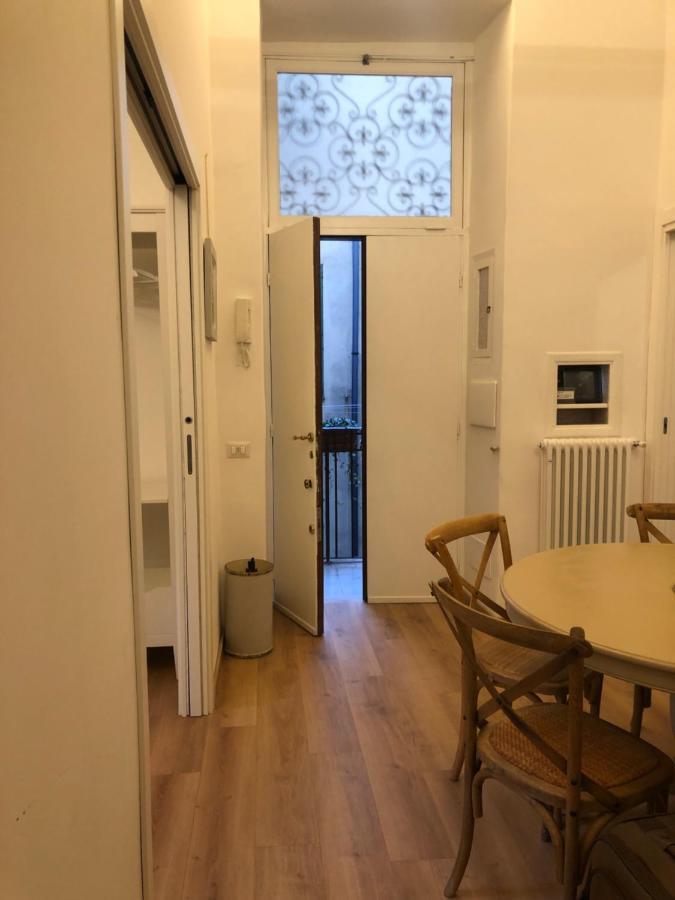 Domus Alfieri Al Colosseo Roma Exterior foto